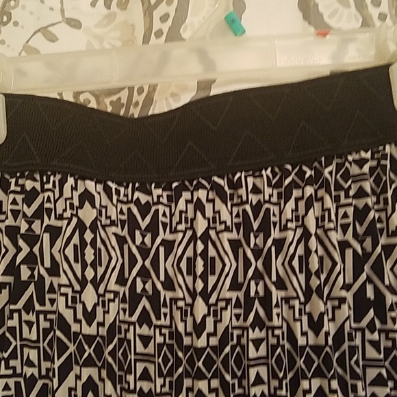 Lola Lularoe Skirt - Picture 3 of 5